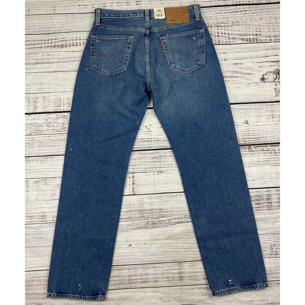 Levis waist 33”